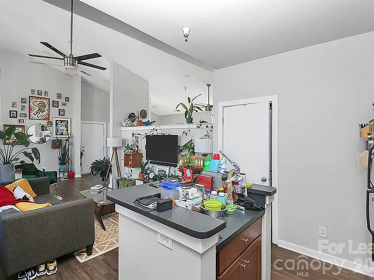 1220 Caldwell St — Photo 6