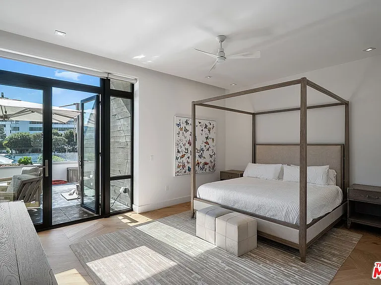 17351 Sunset Blvd #402A — Photo 5