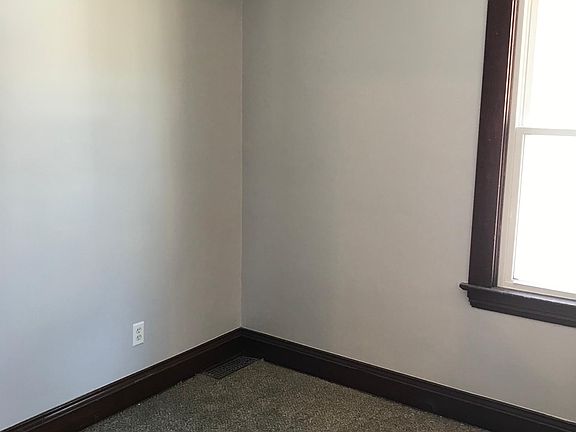 3rd image of 932 5th St NW #2