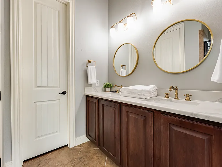 2112 Benjamin Creek Dr — Photo 37