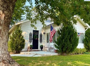 130 W Deschutes Ave, Kennewick, WA 99336