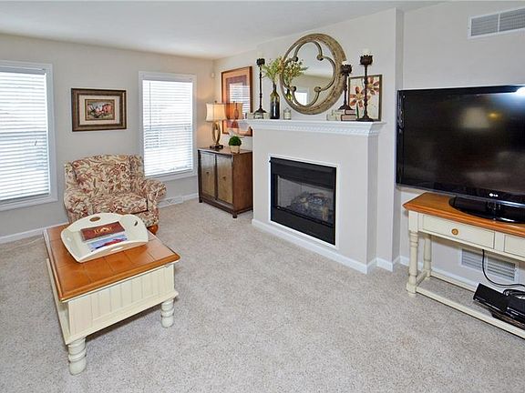 3rd image of 119 Park Ln