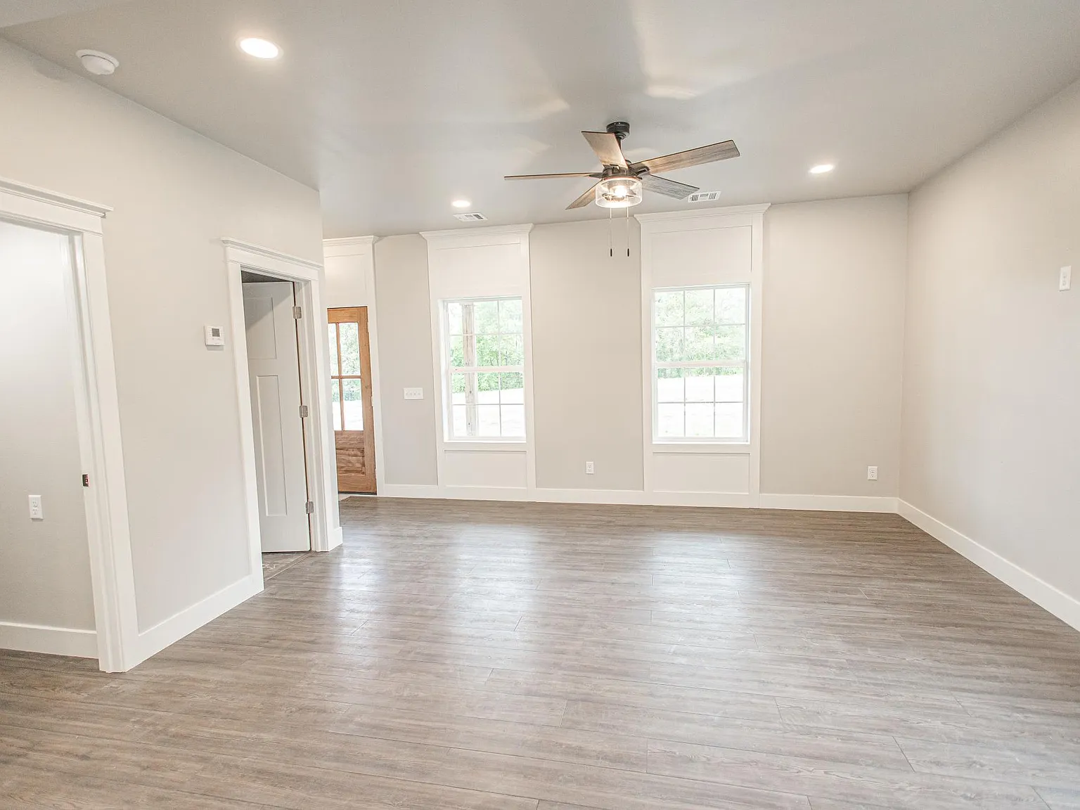 3 bed, 2.5 bath, 1570 sqft, $1,900 — Photo 3