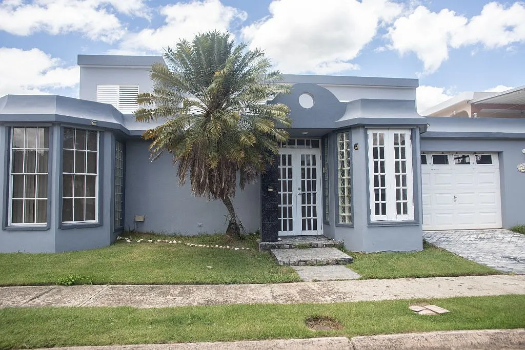 3 bed, 2.0 bath, 1300 sqft, $1,200 — Photo 1