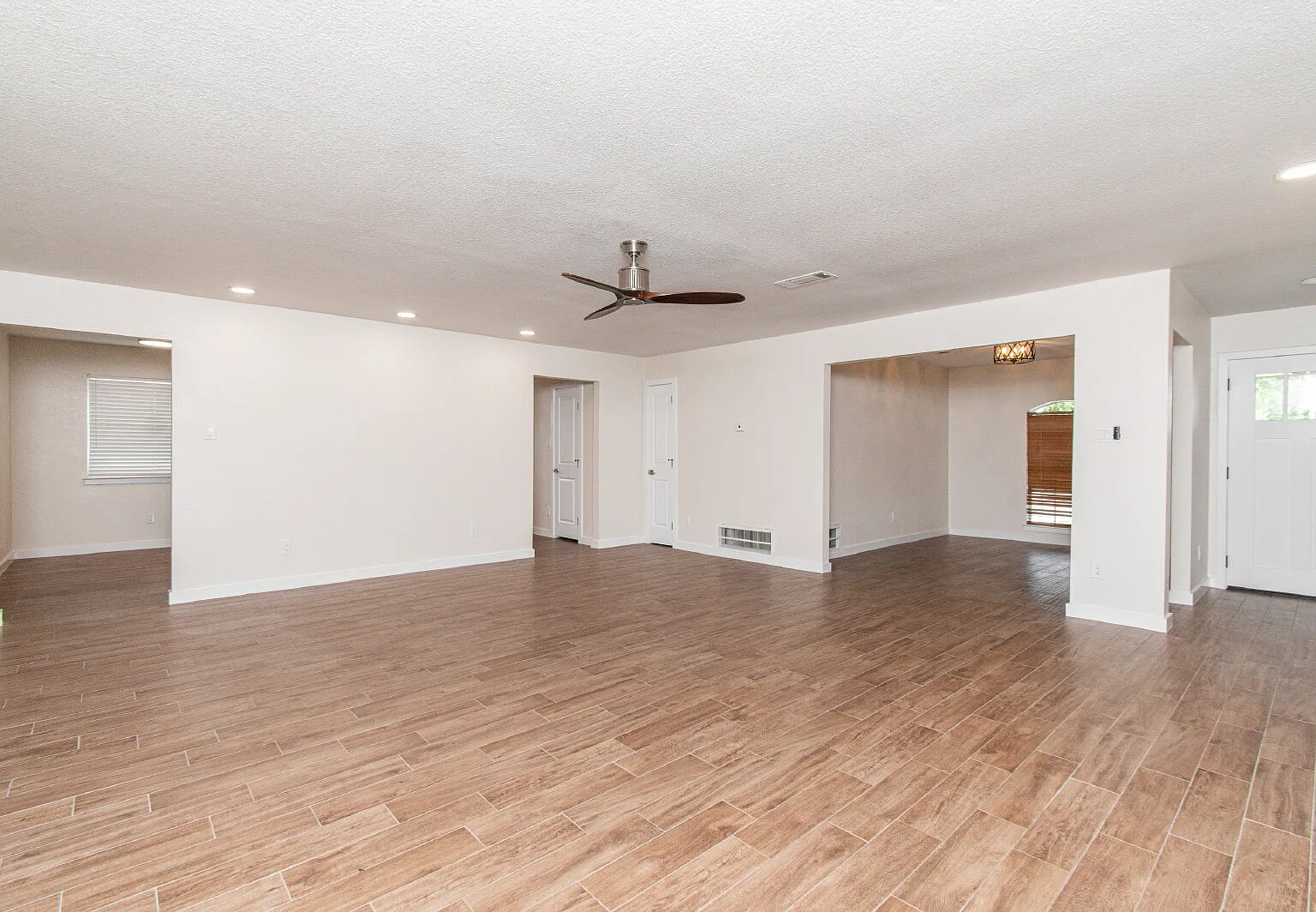 4 bed, 2.0 bath, 1824 sqft, $1,750 — Photo 4