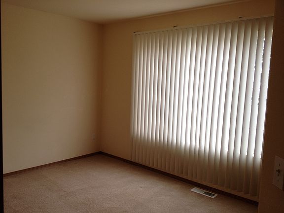 5th image of 3016 NE Yale Way