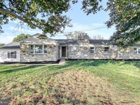 7161 Yellow Church Rd, Seven Valleys, PA 17360