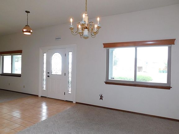 3rd image of 5705 Greenwood Dr