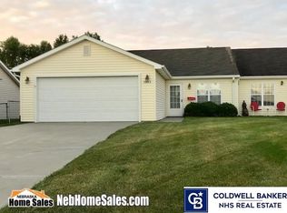 2033 Spring Meadows Ct, Lincoln, NE 68521