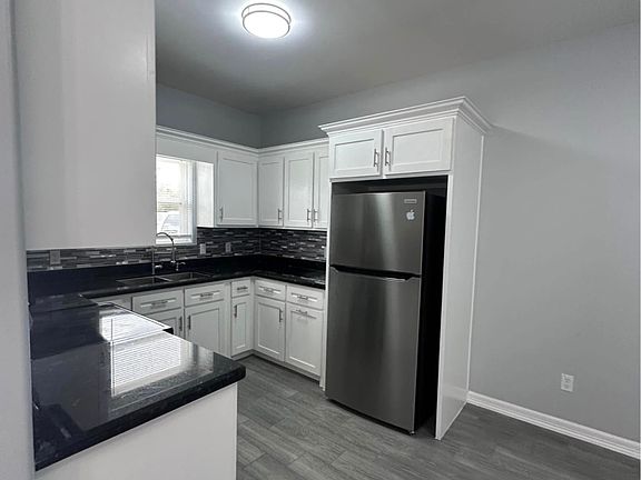 5th image of 9032 Mason St Unit A