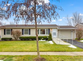 12 Quail Run, Lake In The Hills, IL 60156