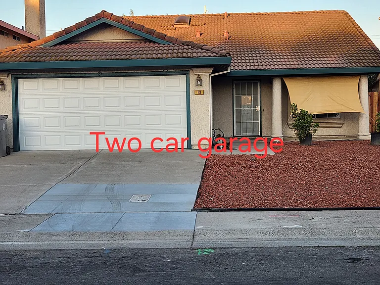 13 Canyon Tree Ct — Photo 2