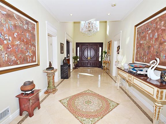 2nd image of 35 Meadow Woods Road