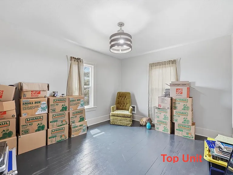 420 1/2 W Shannon Ave — Photo 11
