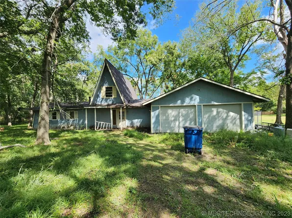 1404 N Navajo St, Chouteau, OK 74337