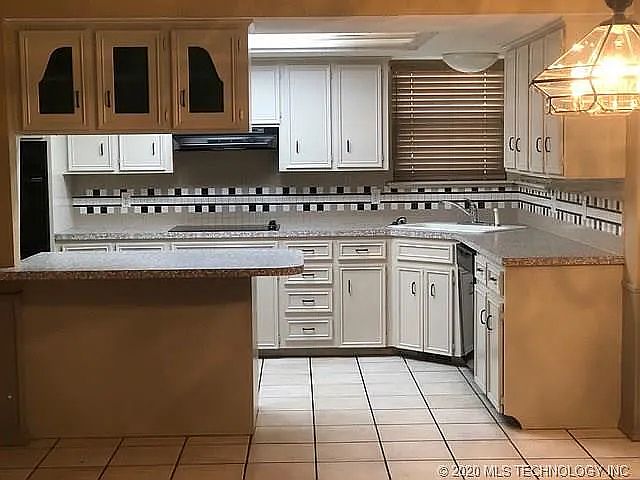 2nd image of 2611 W Quincy Cir