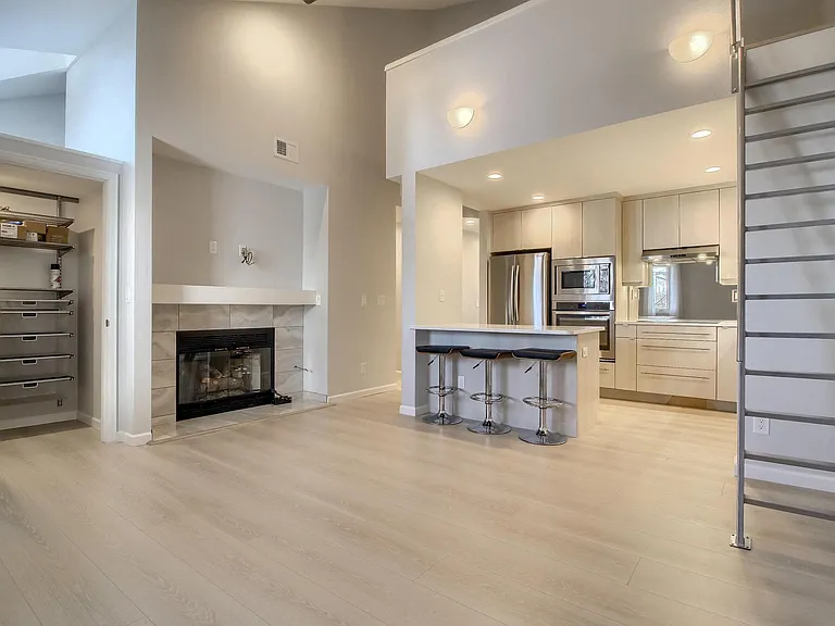 170 S Jackson St #203 — Photo 6