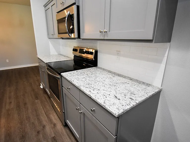 467 N Tacoma St — Photo 10