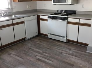 713 1/2 E Washington St, Iowa City, IA 52240