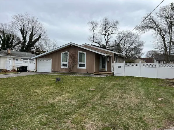 82 Robinwood Drive, Mastic Beach, NY 11951