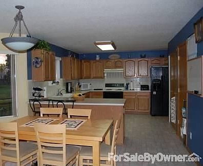 3rd image of 1275 Cumberland Dr