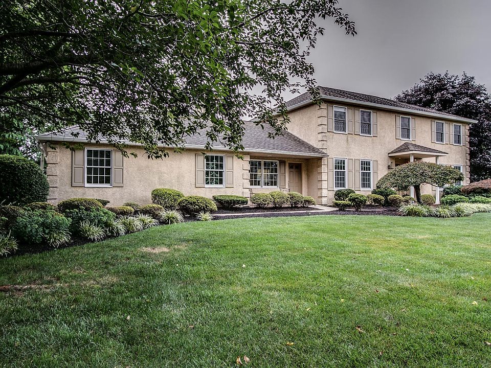 1st image of 5 McCormick Dr