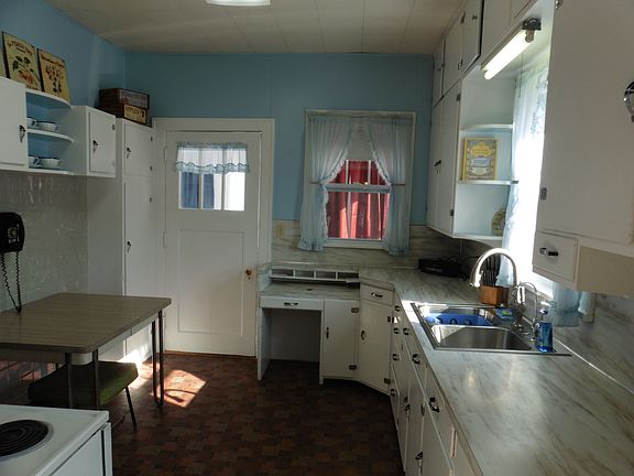 5th image of 823 1st Ave