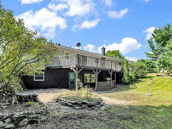 5th image of 2490 Roosa Dr