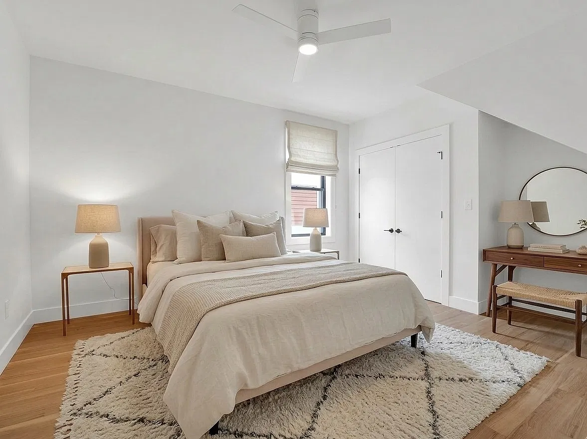 3 bed, 2136 sqft, $3,950 — Photo 3