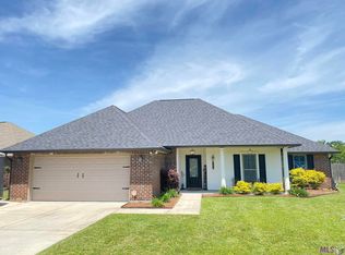 9271 Cypress Lake Dr, Denham Springs, LA 70726