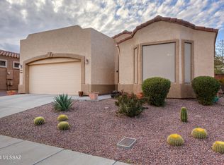 692 W Shadow Wood St, Green Valley, AZ 85614