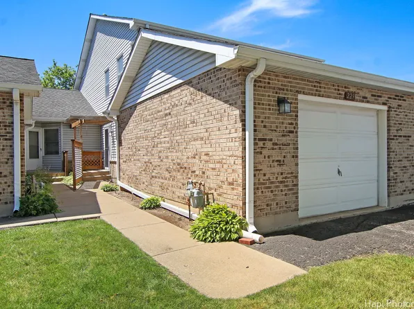 229 Wethington Dr, Wauconda, IL 60084