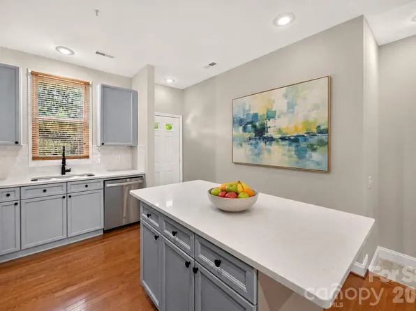 783 Grandin Rd, Charlotte, NC 28208