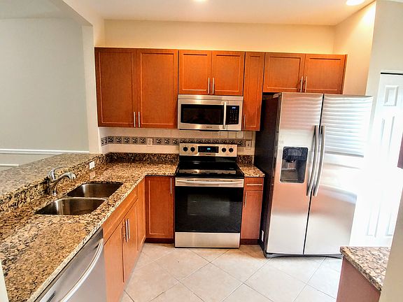 2nd image of 6459 Park Lake Cir