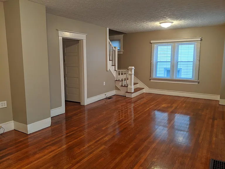 2443 S Dixie Dr — Photo 5
