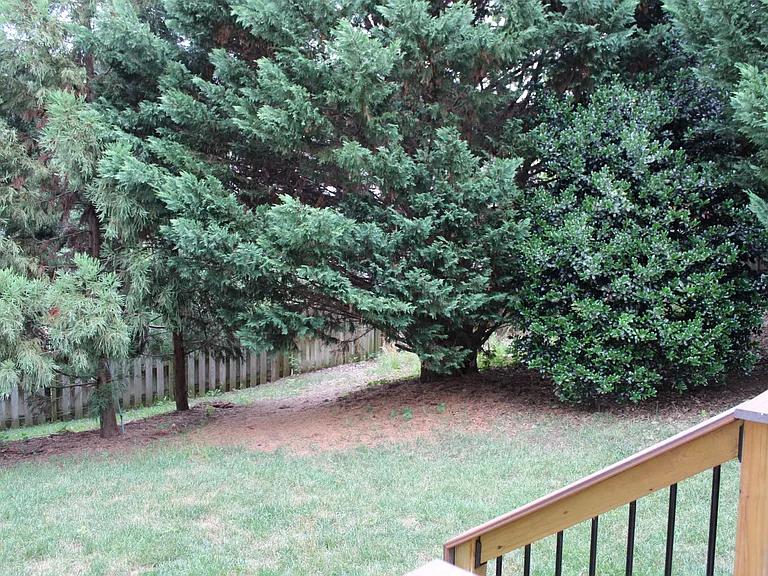 8065 Winstead Manor Ln — Photo 32
