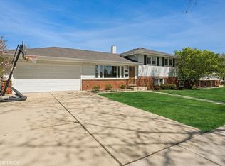 550 W Byron Ave, Addison, IL 60101