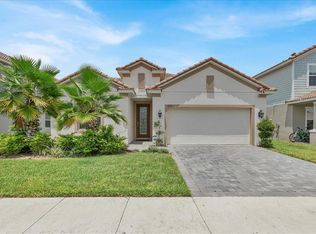 1079 Oak Bluff Dr, Davenport, FL 33837