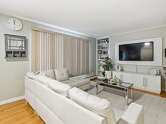 4th image of 7 Champlain Avenue