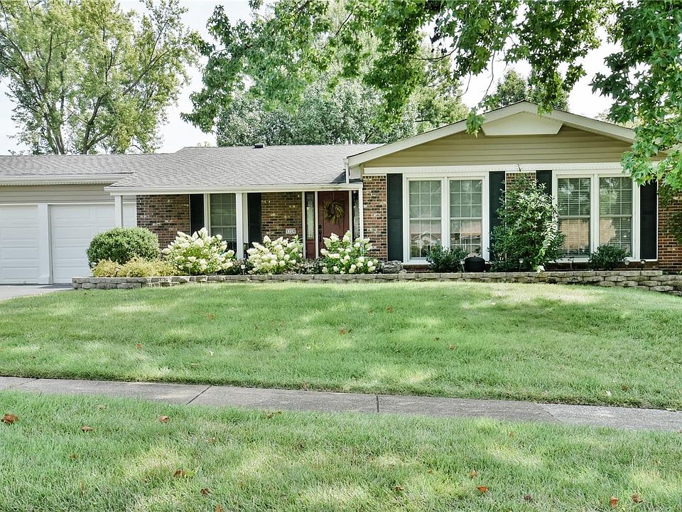 1st image of 1726 Shallowbrook Dr