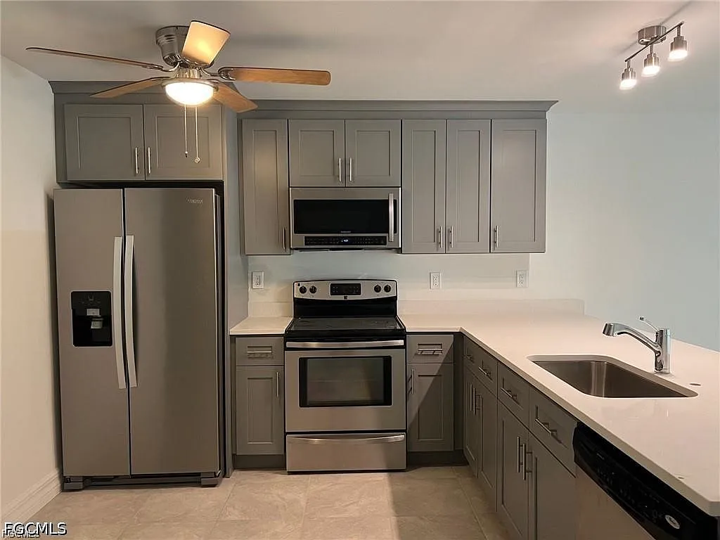 3 bed, 2.0 bath, 1200 sqft, $1,550 — Photo 4
