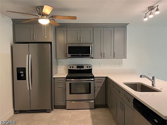 4th image of 6064 Laurelwood Dr