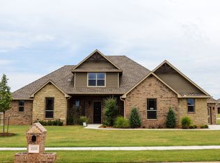 2233 W Beaver Point Dr, Mustang, OK 73064