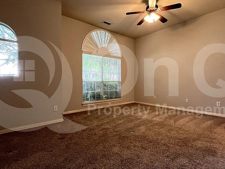 6798 Lee Meadow Dr — Photo 14