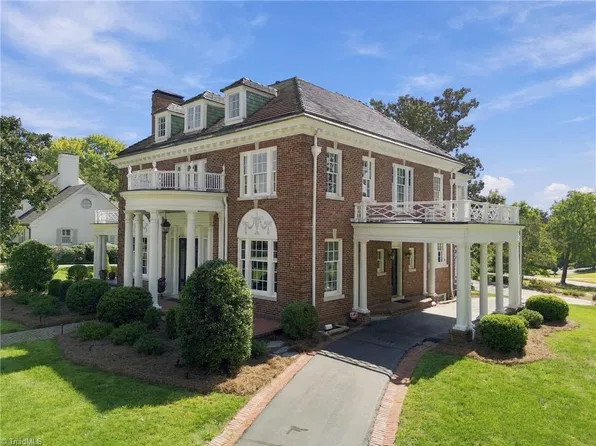425 Hillcrest Dr, High Point, NC 27262