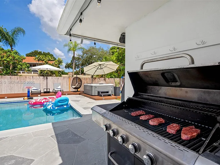 8101 W Lake Dr — Photo 24