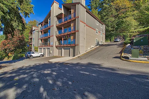 8980 Redmond Woodinville Rd NE #302 Photo 1
