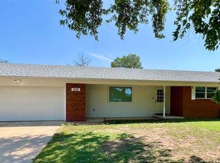 1300 S E St, Blackwell, OK 74631