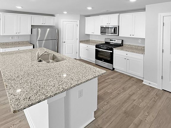 3rd image of 2319 Alberto Dr