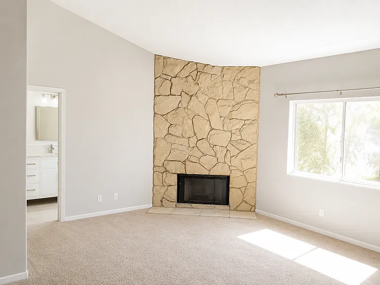 23238 Runnymede St — Photo 4